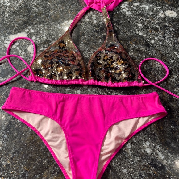 Victoria’s secret’s bikini triangle halter top L and bottoms M - Picture 3 of 10